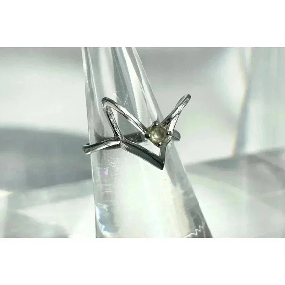 Vintage 18K HGE Gemstone Raised Heart Shaped / Designed Retro Ring - size 5.75 - Picture 8 of 10